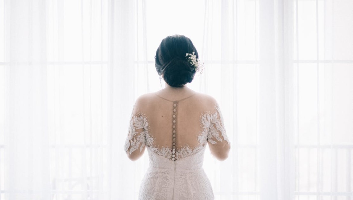 Comment choisir les sous-vêtements parfaits pour votre robe de mariée?